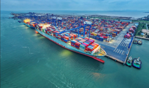 Thống kê 7 tháng năm 2026: Xuất nhập khẩu Việt Nam đạt 659,58 tỷ USD, nhập siêu 20,52 tỷ USD. Trung Quốc là thị trường nhập khẩu lớn nhất. Phân tích xu hướng logistics và cán cân thương mại Việt Nam